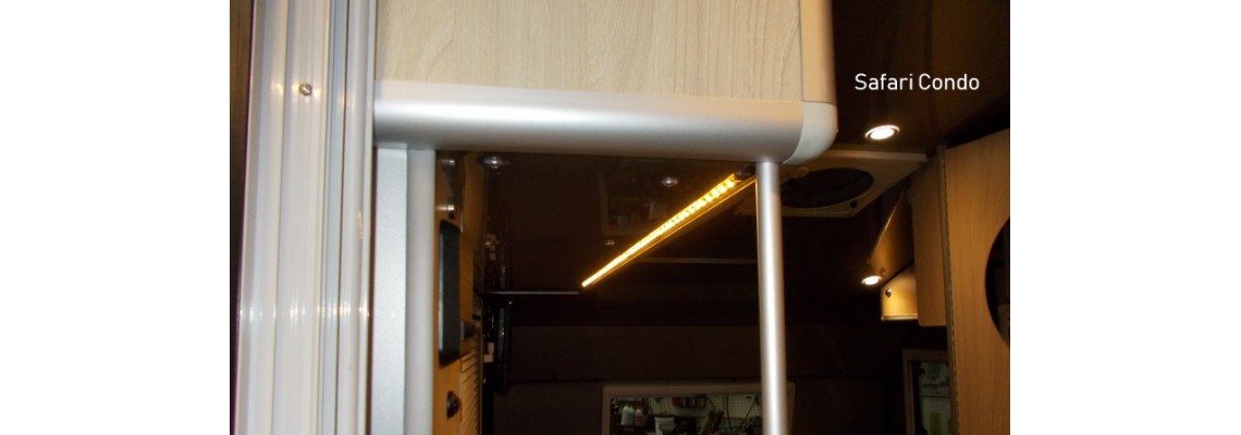Sehr helles LED Stripe, Band 5m (500cm) mit 5100 Lumen 60 Watt kaltweiß 12V  DC
